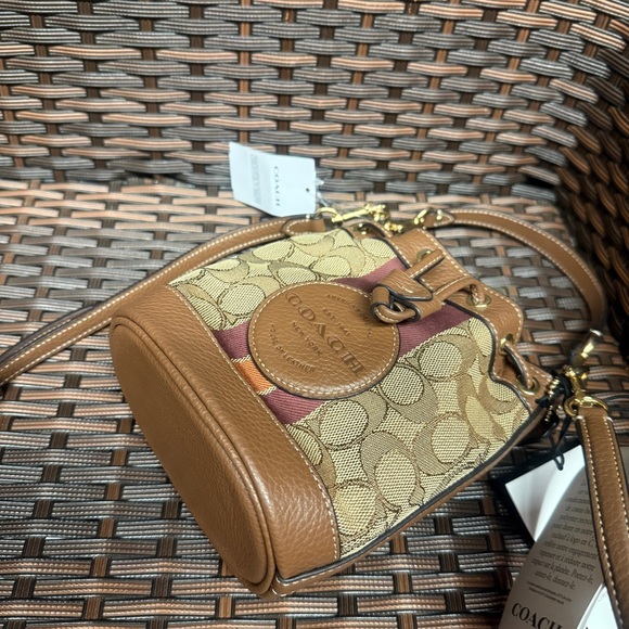 coach Mini Dempsey Bucket Bag In Signature Jacquard With Stripe And Coach c8322 - Picture 4 of 5